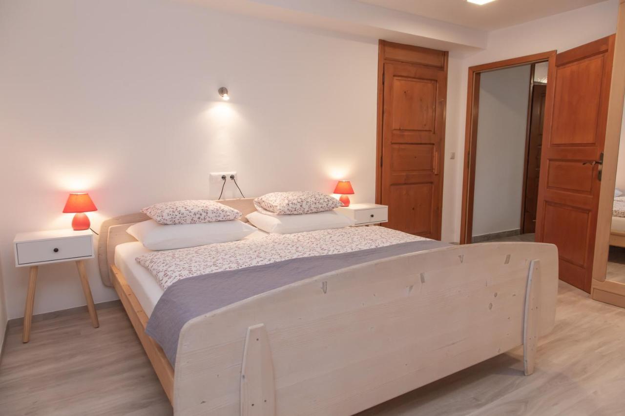 Apartments Rozic Бохінь Екстер'єр фото